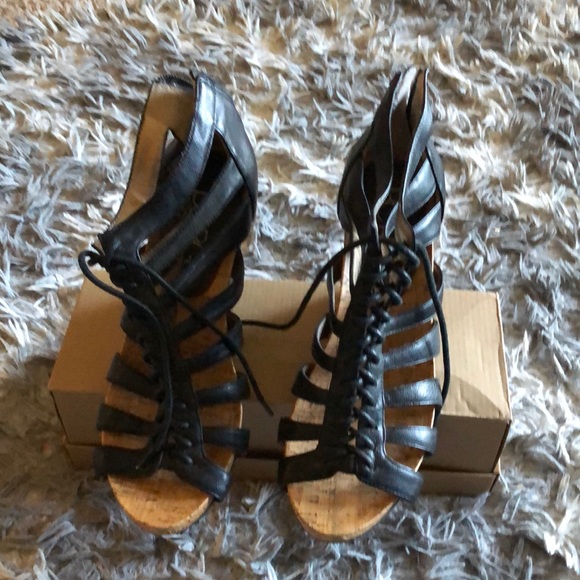 BCBG womens wedge sandals. Size 9 1/2, black sandals. - Picture 1 of 4
